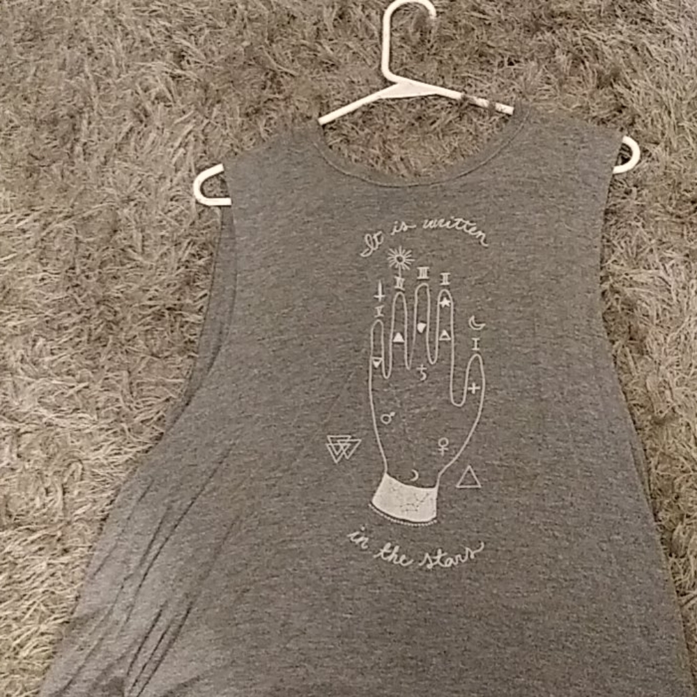 Palm reader muscle tank